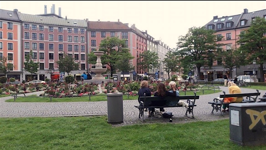 beautiful garden plaza in munich